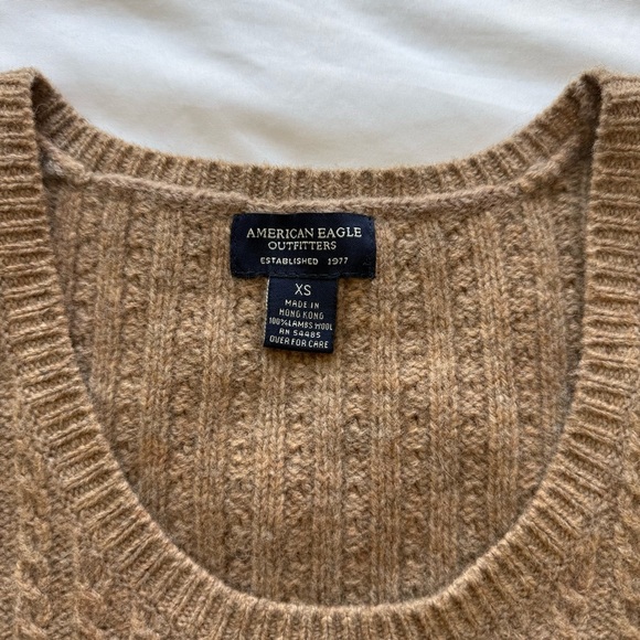 American Eagle Outfitters 100% Lambswool Cable Knit Sleeveless Tank Top Sweater - Picture 3 of 6